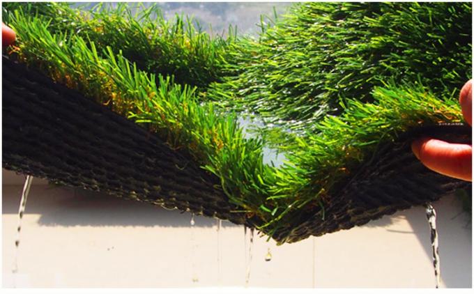Herbe verte artificielle de 3 Tone Spring Landscaping Artificial Grass pour la décoration de mur