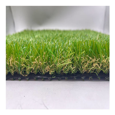 Gazon artificiel autour de la piscine pour votre jardin